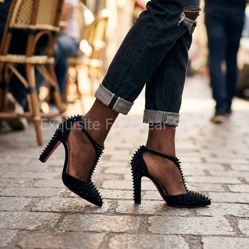 Sepatu hak tinggi suede hitam  - Court Heel Pointed ulasan dan harga