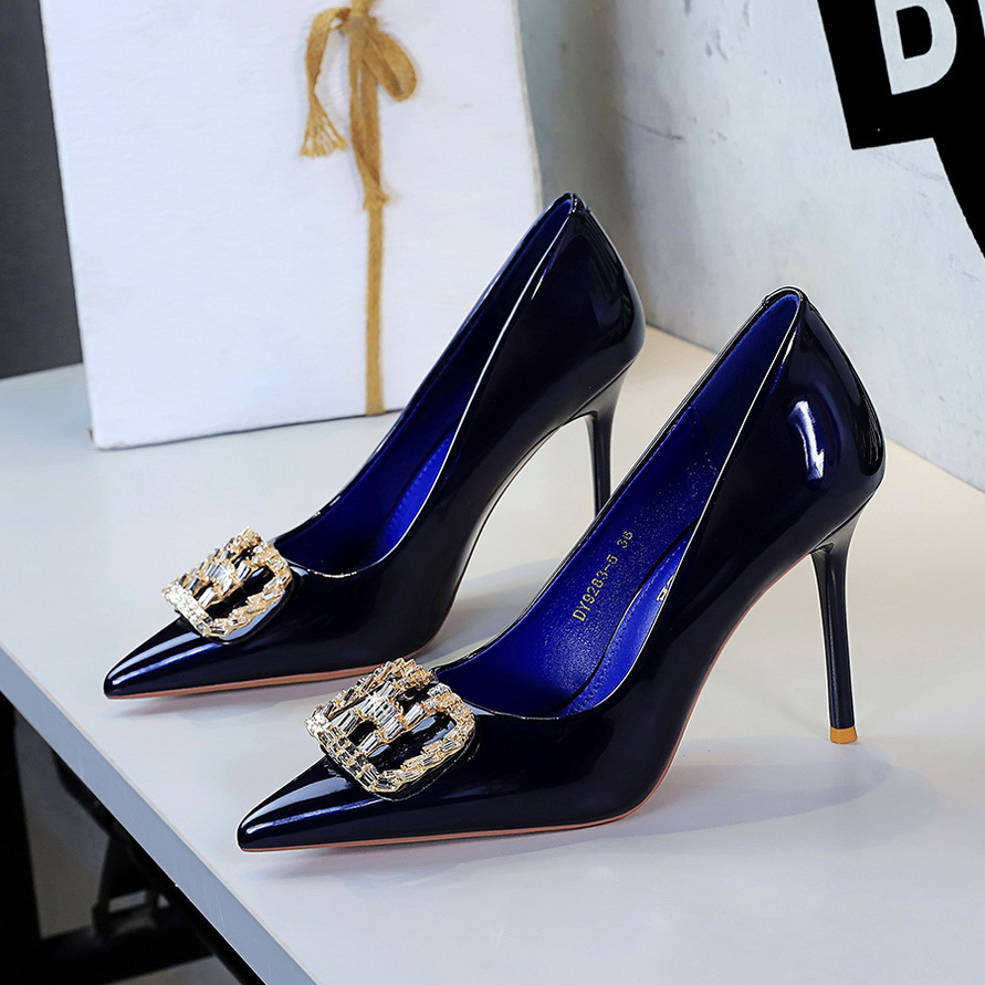 Sepatu Hak Tinggi Runcing Eleg - Court Heel Pointed ulasan dan harga