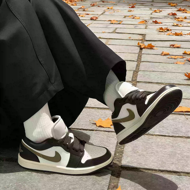 Nike Jordan Air Jordan1 Sepatu - Women'S Shoes Nike Jordan ulasan dan harga
