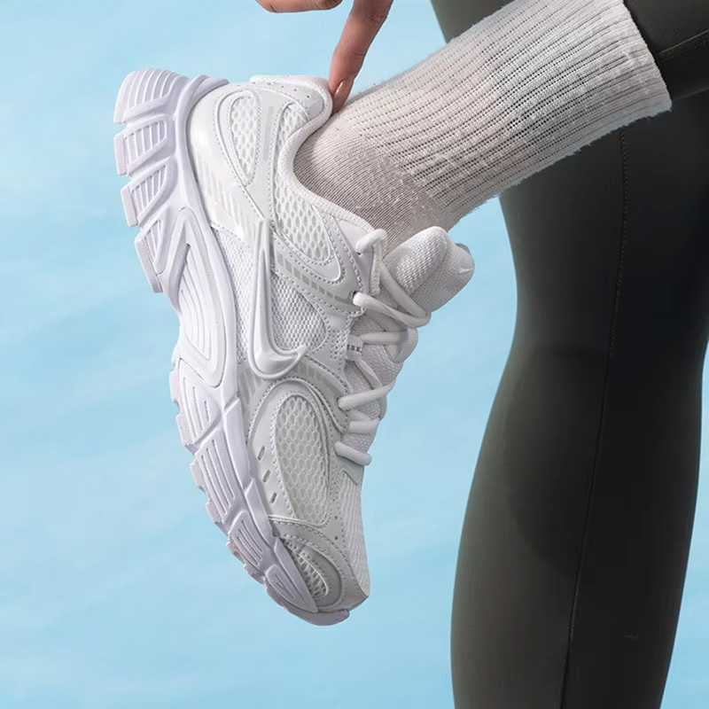 Nike W NIKE V5 RNR HQ7901-101  - Women Shoes Running Nike ulasan dan harga
